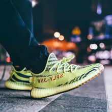 阿迪達斯（Adidas）跑步鞋B37572 