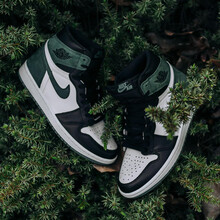 耐克（NIKE）籃球鞋555088-135 黑綠綠麂皮綠腳趾 