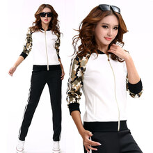 <em>鸿星尔克</em>erke 女<em>开衫带帽</em>卫衣时尚休闲<em>上衣</em> 月