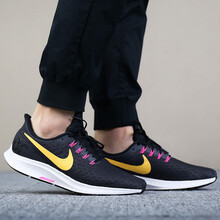 耐克（NIKE）跑步鞋942851-008防滑耐磨 