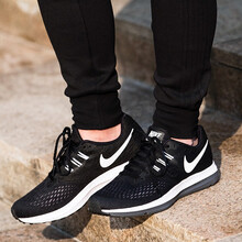 耐克（NIKE）跑步鞋898466-001氣墊網(wǎng)面透氣 40