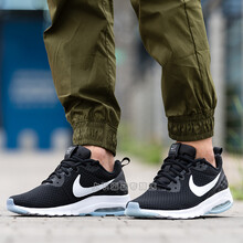 耐克（NIKE）跑步鞋833260-010 