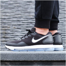 耐克（NIKE）跑步鞋AJ0035-003/黑色亮白 40