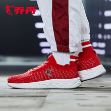 經(jīng)典跑鞋，塑造舒適型男
