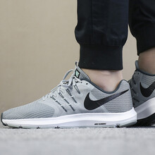 耐克（NIKE）跑步鞋908989-011 