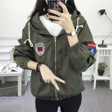 古萊登（GODLIKE） 連帽 長(cháng)袖 女 短外套 肩章，不規則