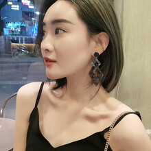 夸張百搭耳吊