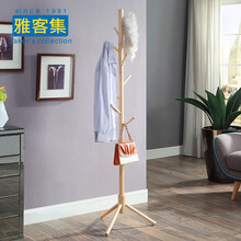 簡約衣帽架，打造溫馨小居室