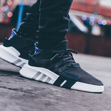 阿迪達斯（Adidas）跑步鞋黑藍CQ2994 