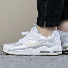 耐克（NIKE）跑步鞋916787-102/休閑復古跑步 