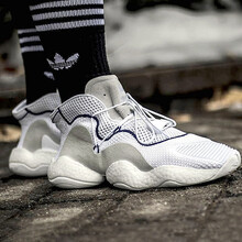 阿迪達斯（Adidas）籃球鞋純白CQ0992  