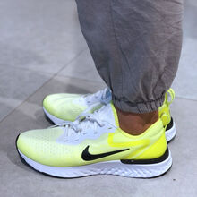 耐克（NIKE）跑步鞋熒光黃AO9819-103 