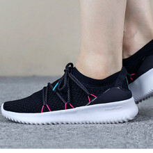 阿迪達斯（Adidas）跑步鞋B96471 37.5，36，38.5，38，39，36.5，35.5