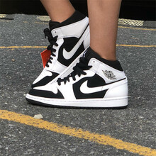 耐克（NIKE）籃球鞋554724-113 AJ1黑白熊貓 