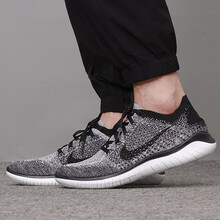 耐克（NIKE）跑步鞋942838-101白/黑FLYKNIT 40