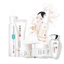 告別油膩，保濕爽膚水喚醒你的胃