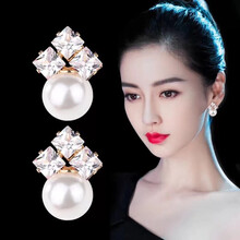 甜美桃心水晶耳環(huán)