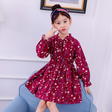 甜美女孩碎花連衣裙