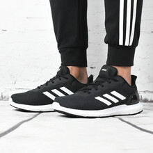 阿迪達(dá)斯（Adidas）跑步鞋B44880秋季新配色COSMIC 2黑白 40
