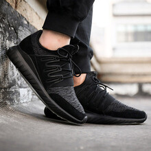 阿迪達(dá)斯（Adidas）跑步鞋純黑CQ1412 