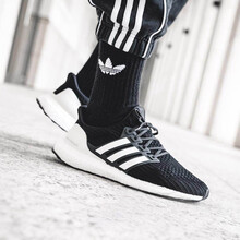 阿迪達斯（Adidas）跑步鞋18新款UB4.0黑白AQ0062 41