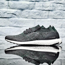 阿迪達斯（Adidas）跑步鞋DA9165 