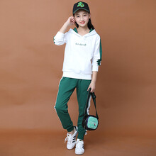 女孩胖衣服