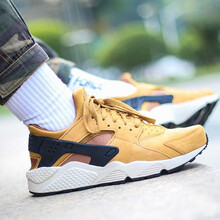 耐克（NIKE）跑步鞋704830-700卡其 