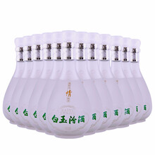 醇香白酒，老友相聚更盡興