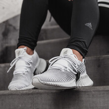 阿迪達斯（Adidas）跑步鞋灰色白色AQ0562 
