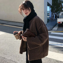 街頭風，翻領牛仔外套時髦又百搭