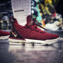 耐克（NIKE）籃球鞋AO2595-601豹紋酒紅 