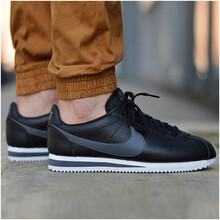 耐克（NIKE）跑步鞋黑色749571-011 