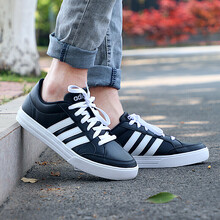 adidas板鞋黑色BC0131  