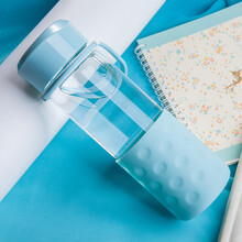 雙層玻璃杯，喝水更方便