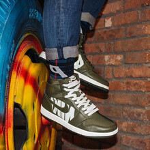 耐克（NIKE）籃球鞋555088-300 AJ1橄欖綠 軍綠彈幕 