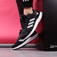 阿迪達斯（Adidas）跑步鞋B44880 39