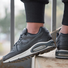 耐克（NIKE）跑步鞋749760-001黑色 42