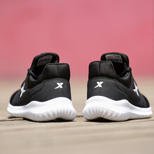 特步（XTEP）跑步鞋女款黑白 35