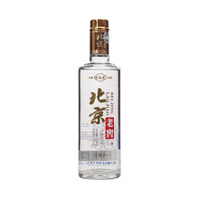 老友相聚，醇香白酒來救場
