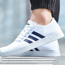 Adidas板鞋F34637/小白鞋 