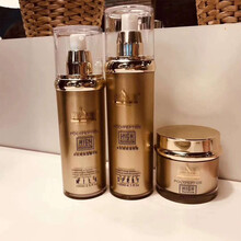 滋潤(rùn)保濕噴霧，讓肌膚水嫩如新生