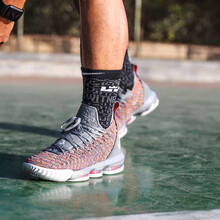 耐克（NIKE）籃球鞋BQ5970-900 灰彩虹編織 