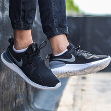 耐克（NIKE）跑步鞋AA2160-001/黑白 