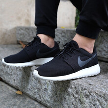 耐克（NIKE）跑步鞋511881-010/春季新款 40