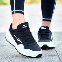 輕便透氣系帶男鞋，讓你愛(ài)上運動(dòng)