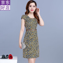 修身連衣裙，打造優(yōu)雅女神范
