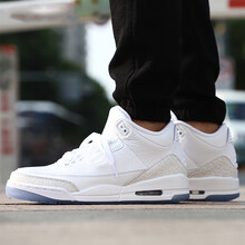 耐克（NIKE）籃球鞋136064-111 36