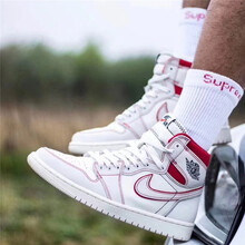 耐克（NIKE）籃球鞋555088-160白紅 手稿 兔八哥 