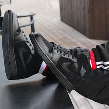 耐克（NIKE）籃球鞋純黑武士554724-050 